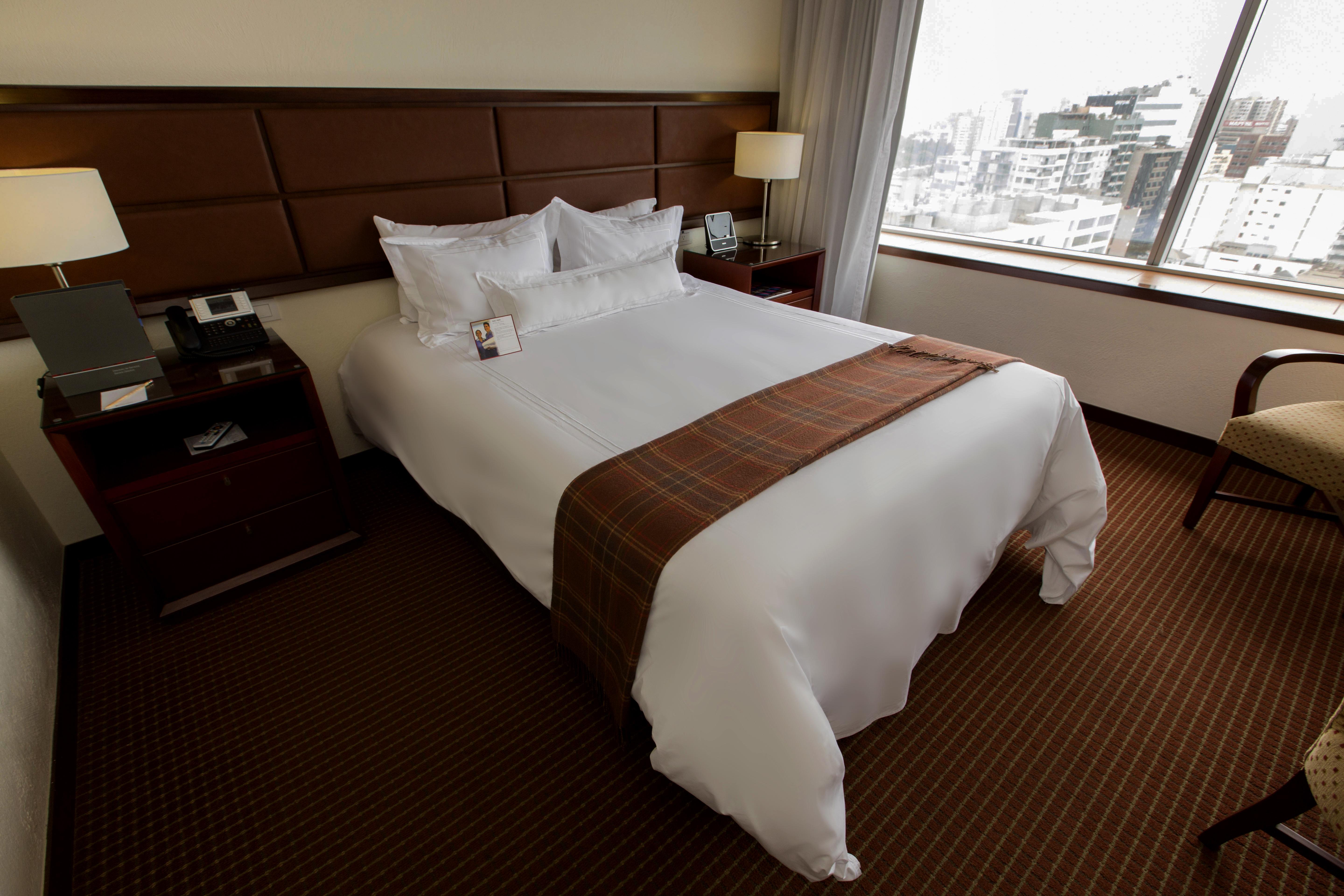 Casa Andina Premium Miraflores ลิมา ภายนอก รูปภาพ A bed