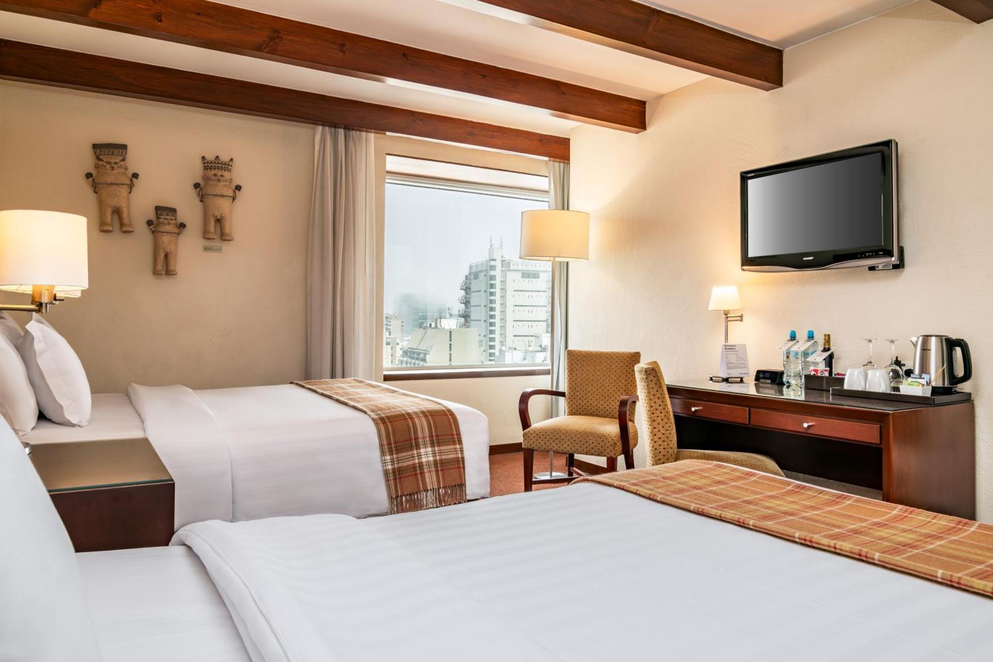Casa Andina Premium Miraflores ลิมา ภายนอก รูปภาพ A room at the hotel