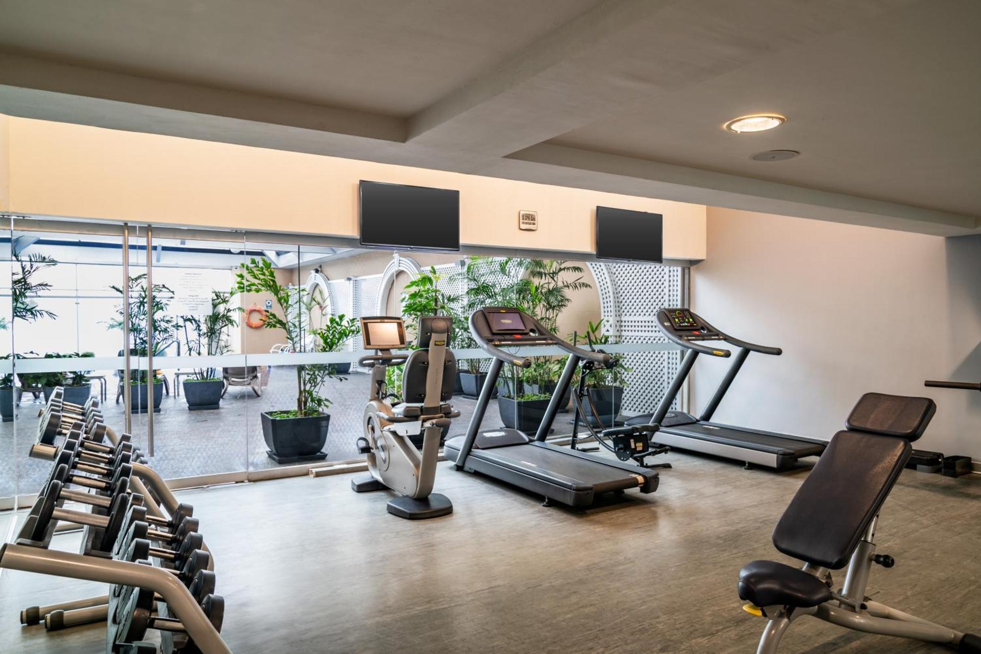 Casa Andina Premium Miraflores ลิมา ภายนอก รูปภาพ The gym at the hotel