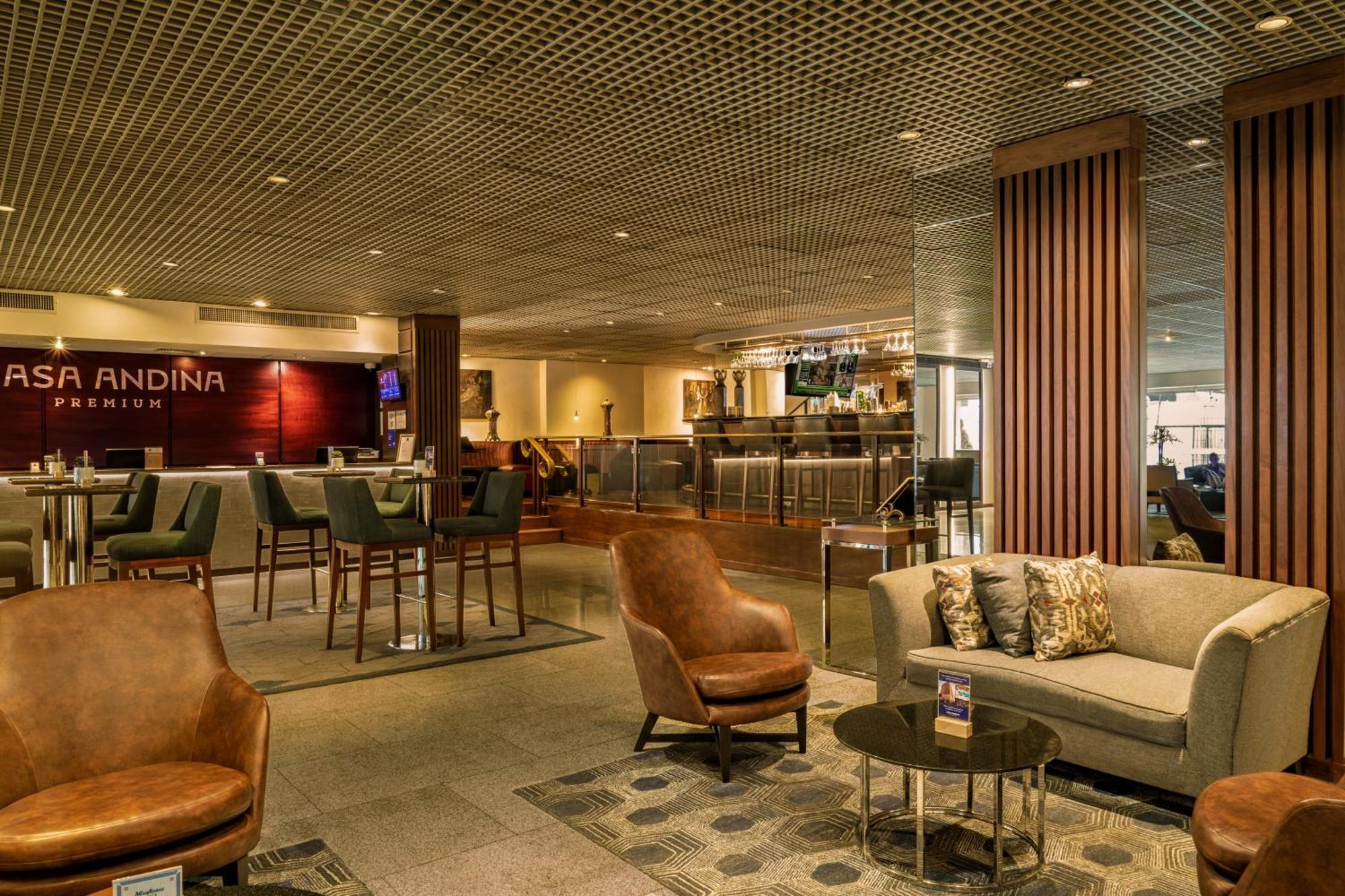 Casa Andina Premium Miraflores ลิมา ภายนอก รูปภาพ The Andina Premium Lounge at Santiago Airport