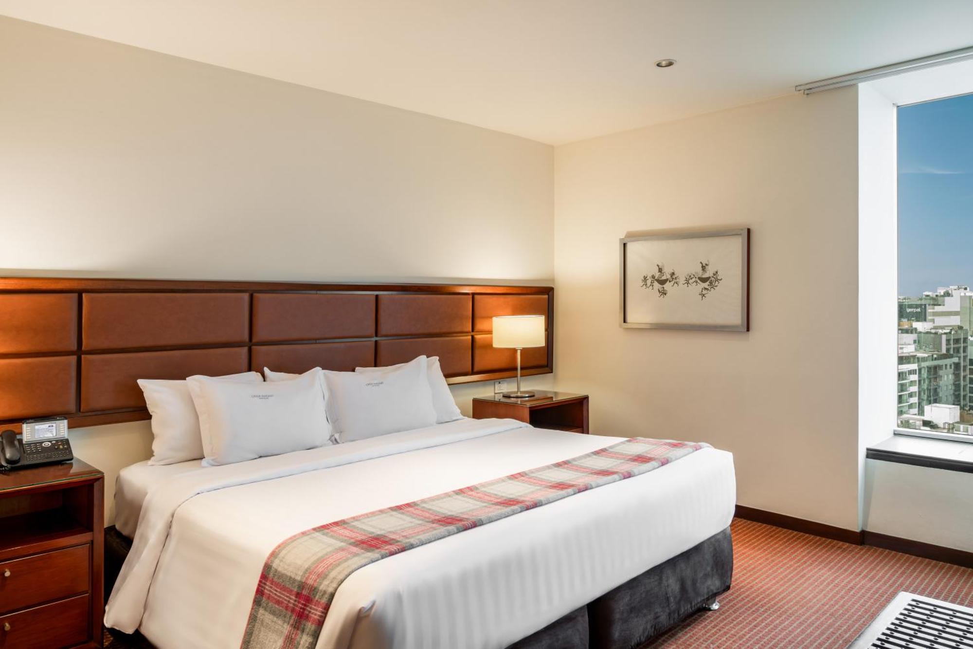 Casa Andina Premium Miraflores ลิมา ภายนอก รูปภาพ A bedroom at the hotel